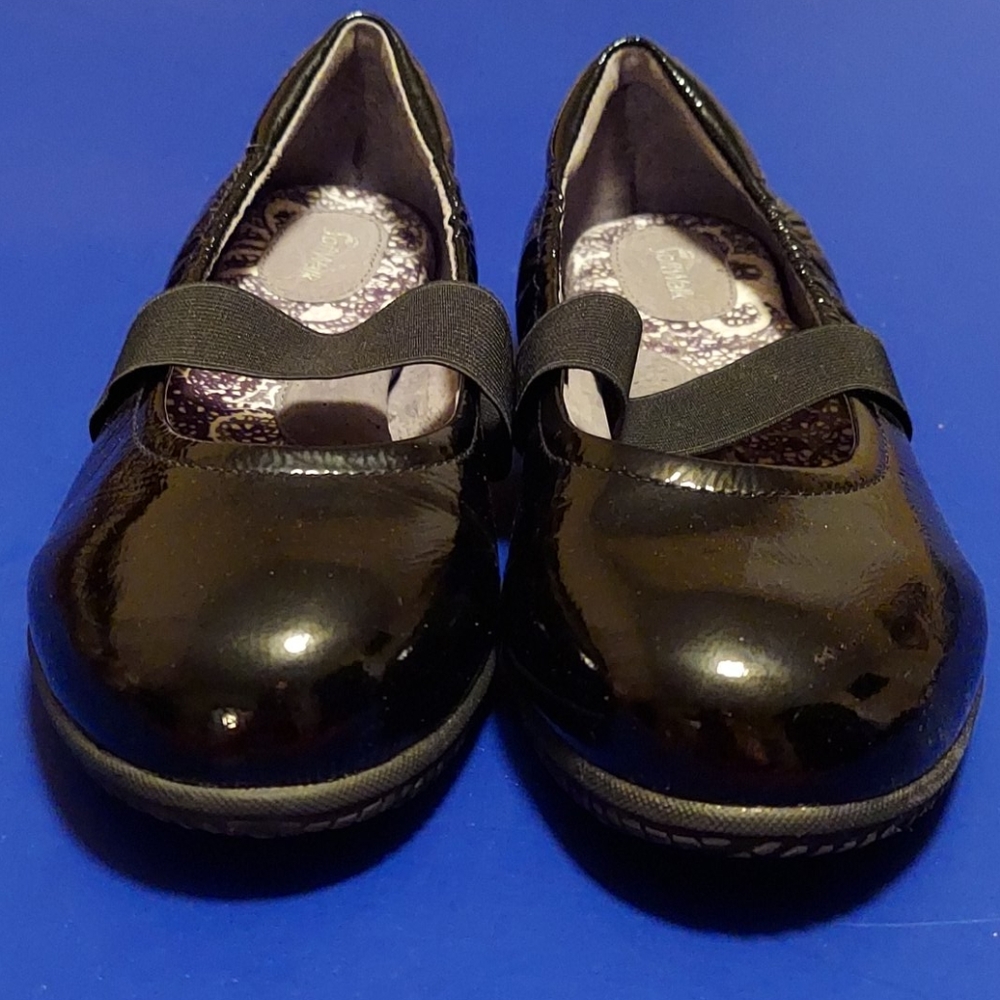SoftWalk High Point Mary Janes (Size 8W)